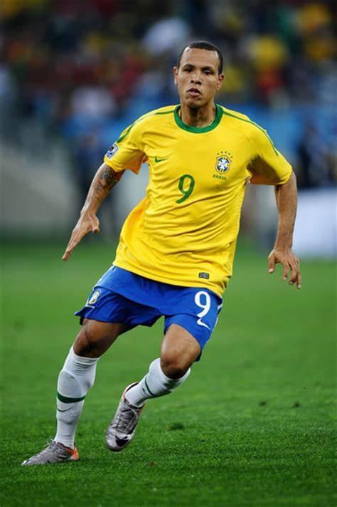 爱游戏网址-卡尔蒂斯锋线组合默契，世俱杯争冠实力凸显的简单介绍