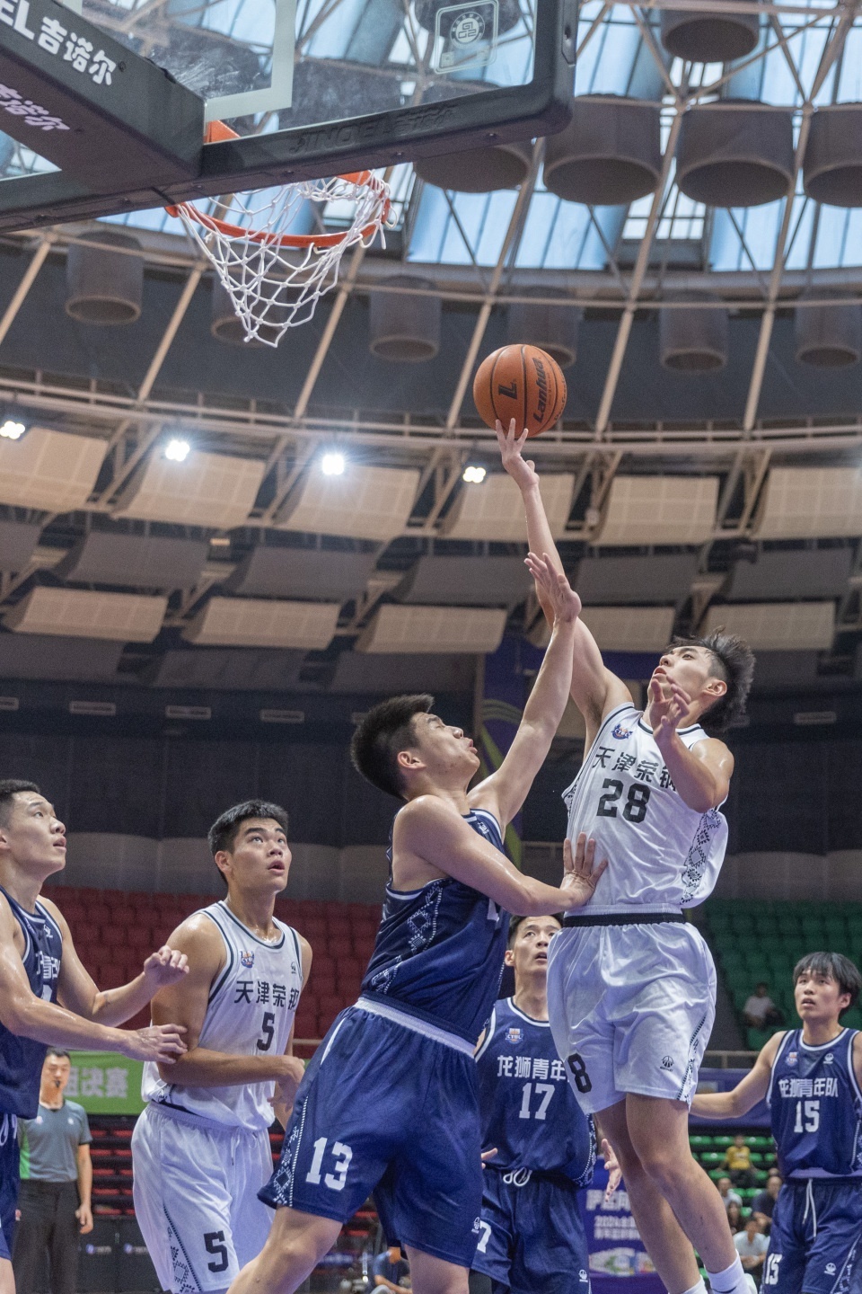 爱游戏平台-包含凭借一波浙江队，全国篮球锦标赛成功绝杀，现场全场沸腾的词条