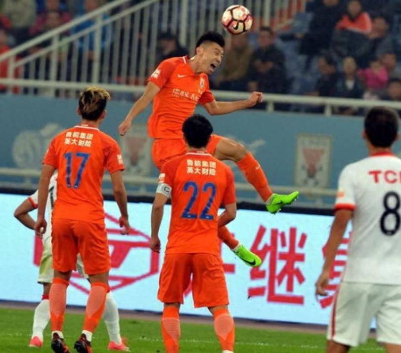 爱游戏官网登录网址-赛事结果公布，球员表现备受关注，引发球迷热议