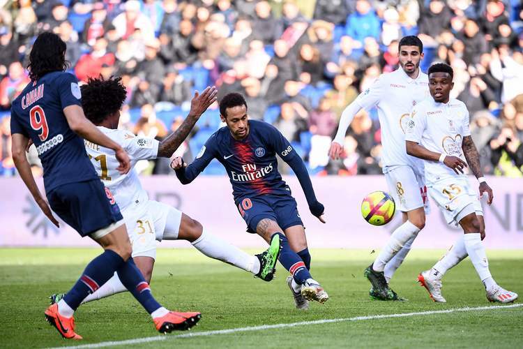 爱游戏登录-昂热主场击败对手，继续保持不败的简单介绍