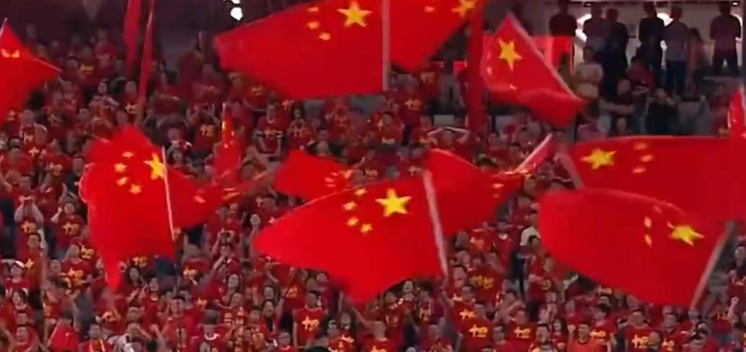 爱游戏网站入口-赛场上的惊险对决引领全球球迷瞩目