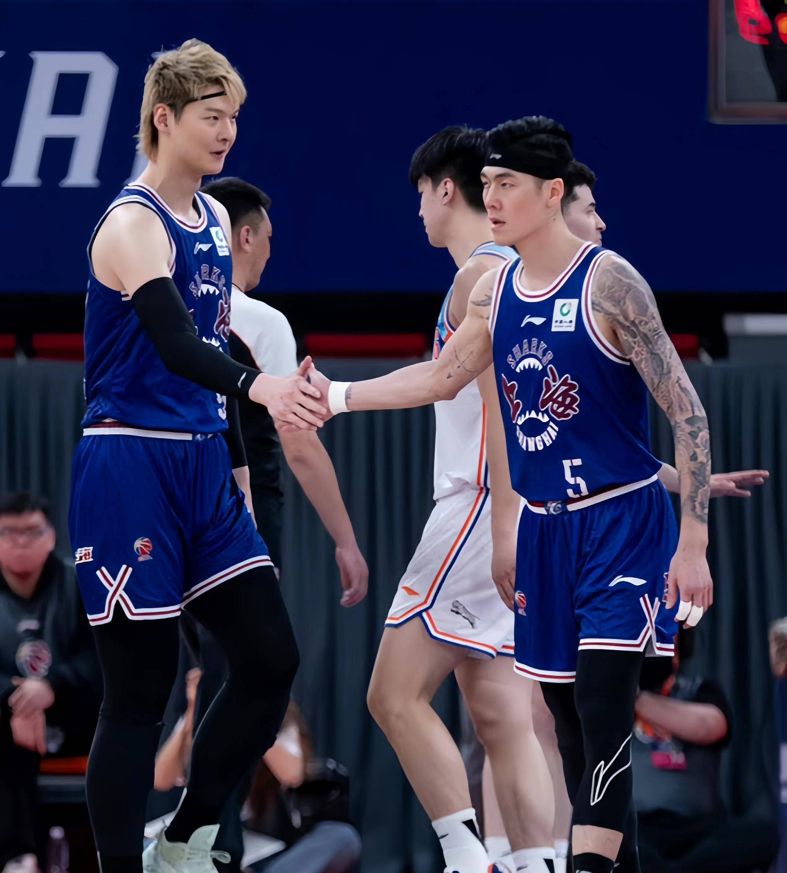 爱游戏注册-青岛鲨队连续取胜，逐渐爬升积分榜的简单介绍