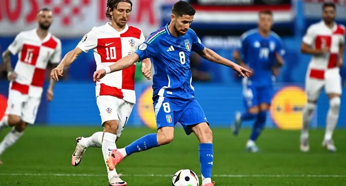 爱游戏直播-克罗地亚队全力备战，争夺晋级资格