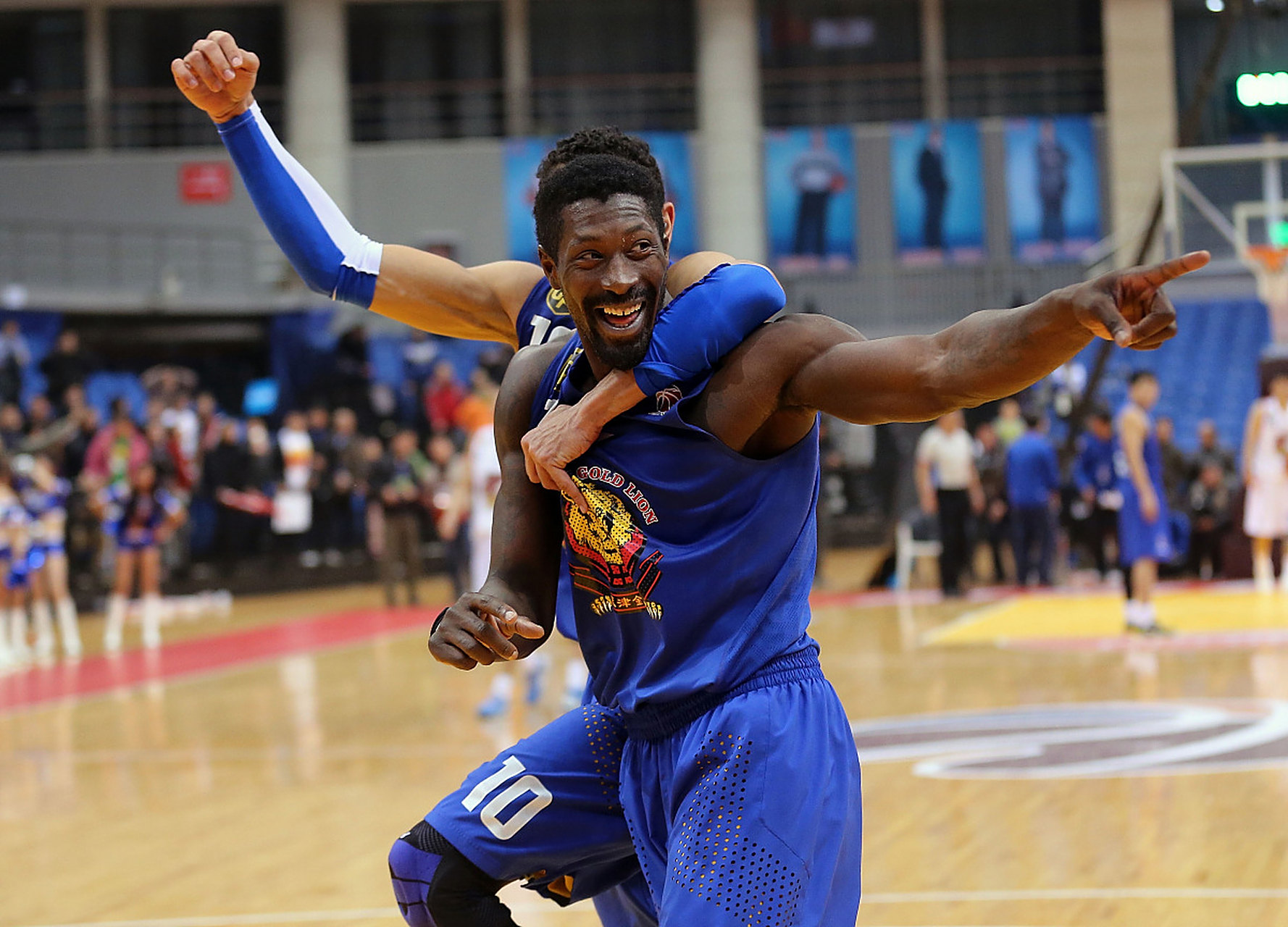 爱游戏官方登录入口-包含巴塞罗那主帅意外离职，球队陷入动荡的词条