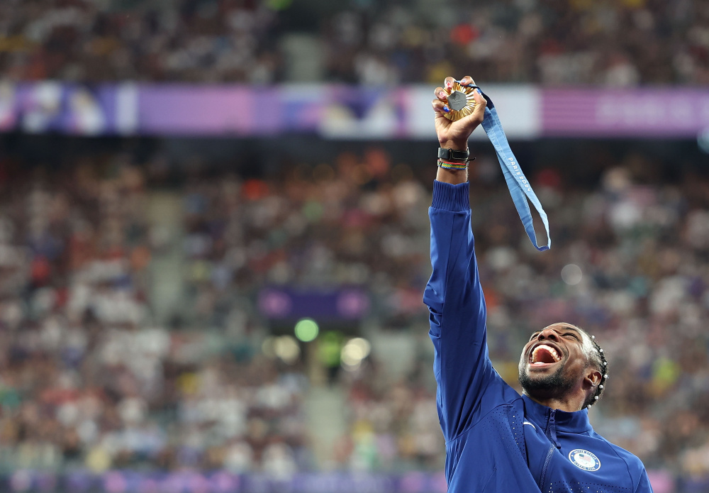 爱游戏在线登录-挪威选手登顶领奖台,收获金牌