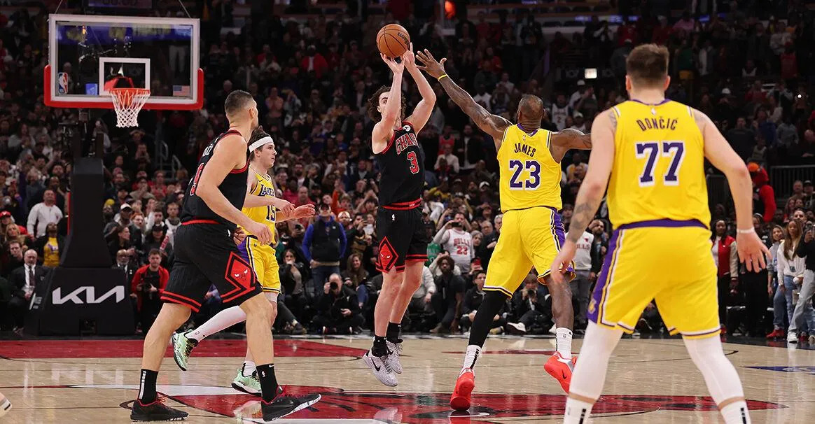 爱游戏官网-比赛中展现出色防守,对手难以攻破