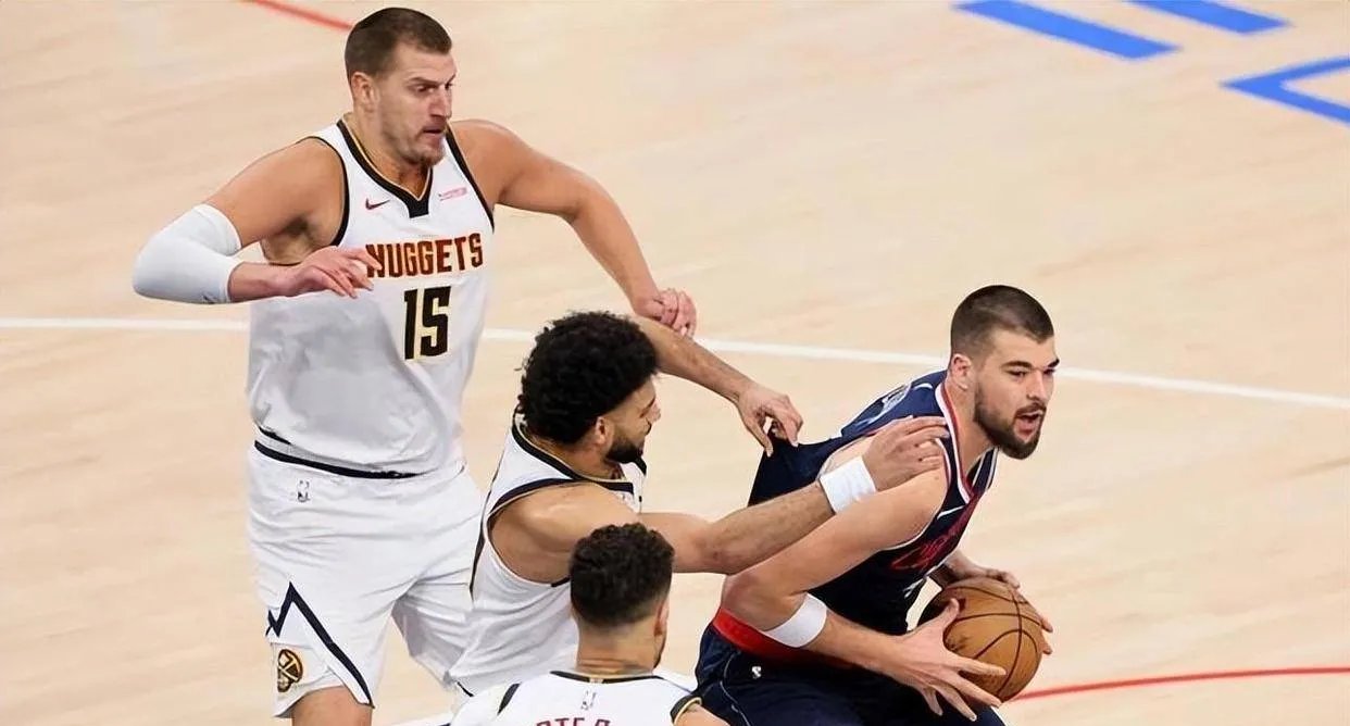 爱游戏竞技-快船惜败掘金守住领先位置